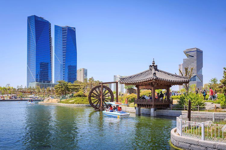 亚洲股市：不确定性持续，投资者等待美国通胀率，油价调整至73美元附近