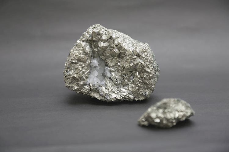 白银价格预测：银价跌至近两个月低点，有望跌破100 日简单移动均缐